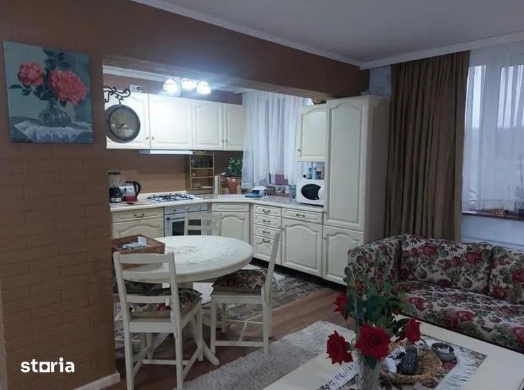 Apartament cu 4 camere, mobilat în Decebal