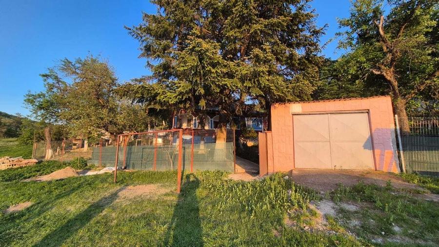 Casă cu 3 camere în Central