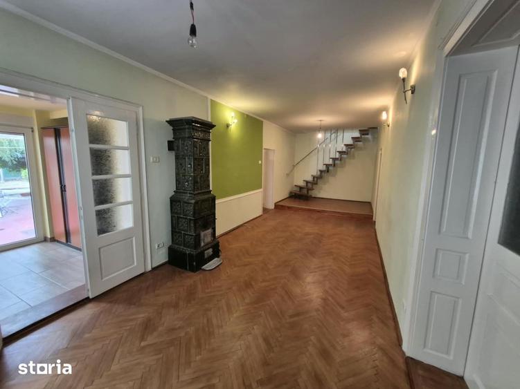 Casă cu 4 camere cu Teren 421 Mp în Funcționarilor