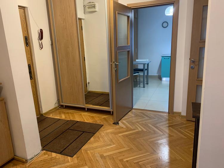 Apartament cu 4 camere decomandat, mobilat în Ștefan cel Mare