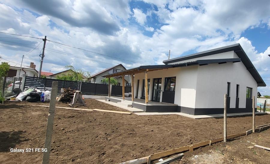 Casă cu 3 camere în Tulucești