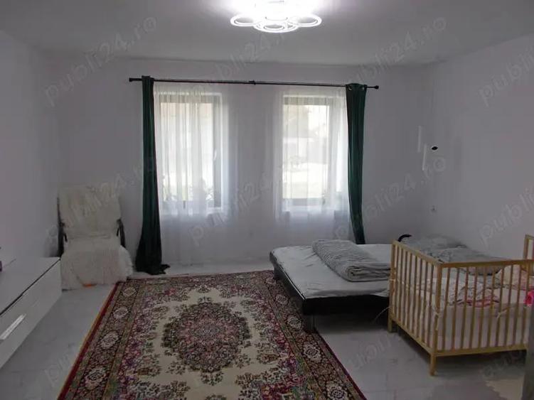 Casă cu 3 camere cu Teren 1439 Mp în Ronaț