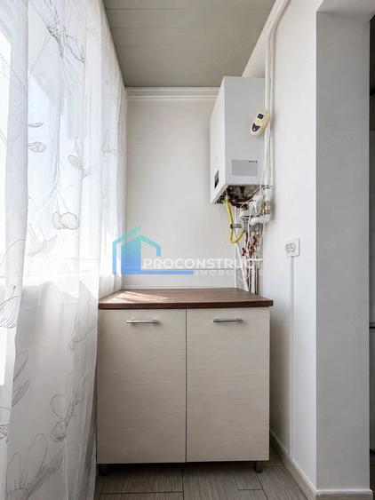 Apartament cu 3 camere semidecomandat în Buziașului