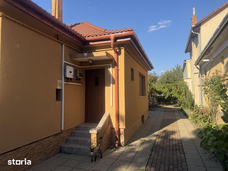 Casă cu 3 camere cu Teren 500 Mp în Central