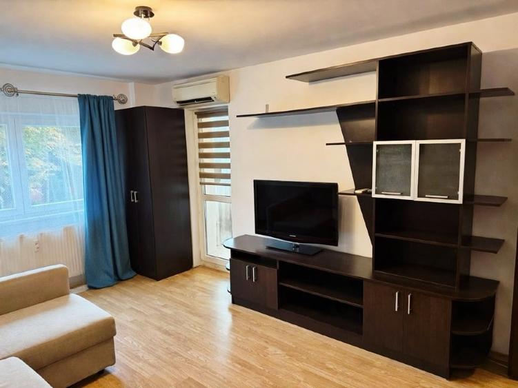 Garsonieră decomandată, mobilată în Baba Novac