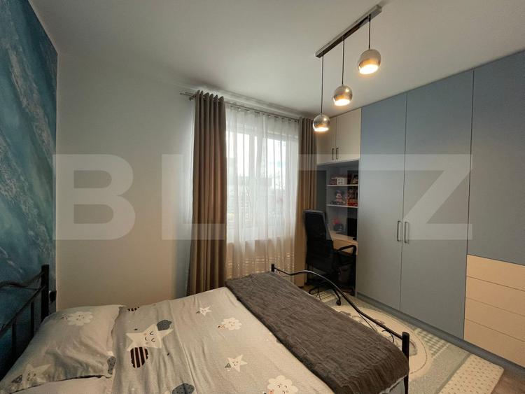 Apartament cu 3 camere semidecomandat, mobilat în Central