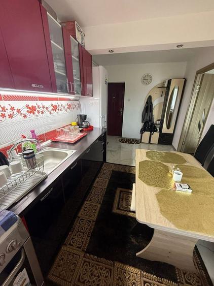 Apartament cu 2 camere decomandat în Roșia
