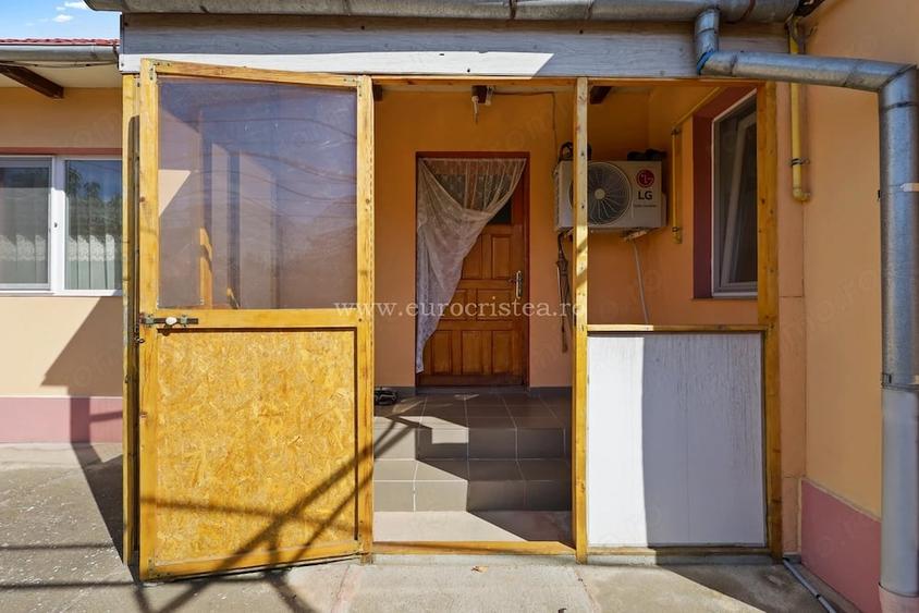 Casă cu 2 camere cu Teren 610 Mp în 23 August