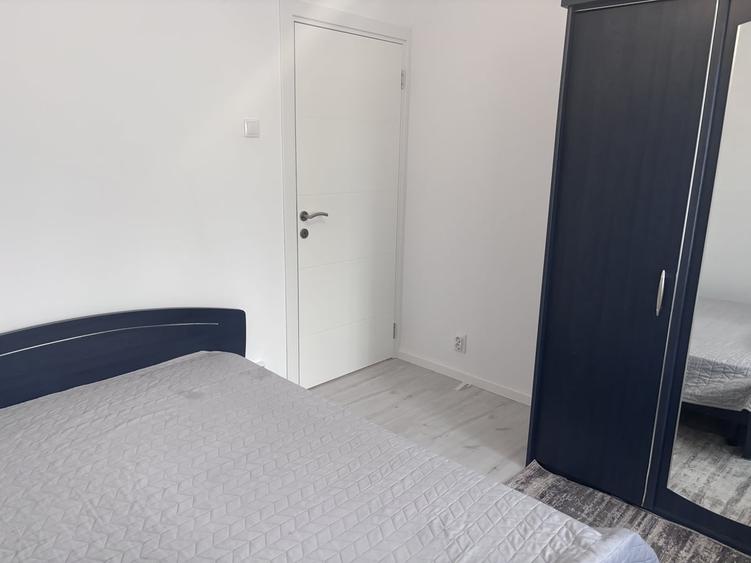Apartament cu 3 camere semidecomandat în Drumul Taberei
