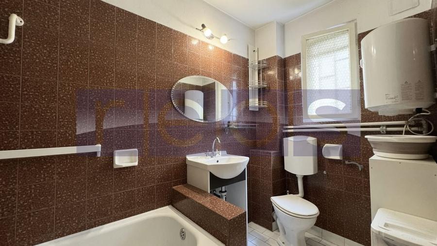 Casă individuală cu 5 camere cu Canalizare în Domenii