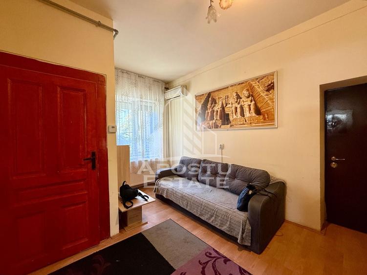 Apartament 2 camere de vanzare, parcare, centrala proprie,Take Ionescu - 16
