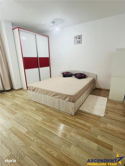 Apartament cu 3 camere, mobilat în Tractorul