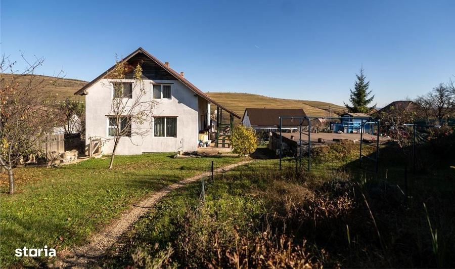 Casă cu 4 camere în Sălicea