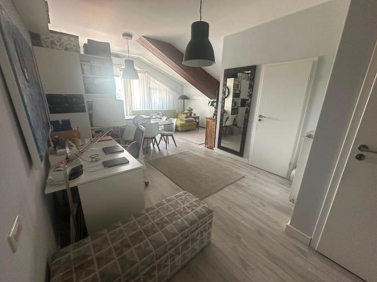 Apartament cu 2 camere semidecomandat, mobilat în 1 Mai