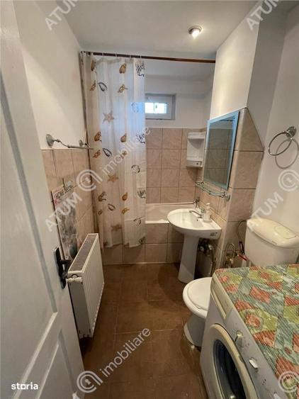 Apartament cu 3 camere semidecomandat în Terezian