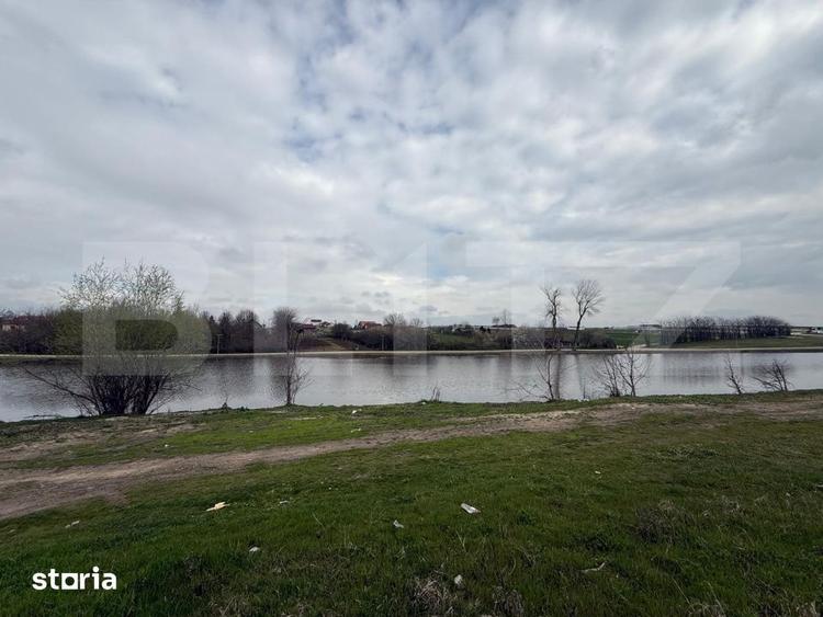 Teren de 4623 mp, în Malu Mare
