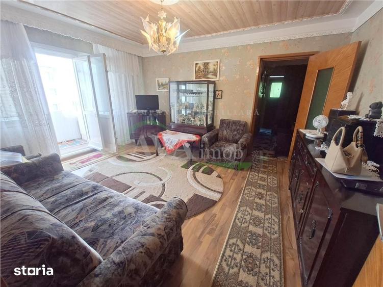 Apartament cu 3 camere în Mioriței