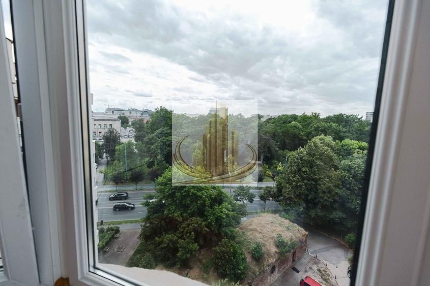 Apartament cu 4 camere decomandat, mobilat în Central