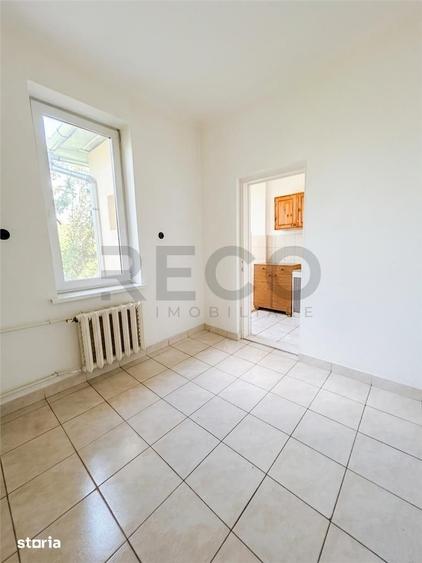 Apartament cu 3 camere semidecomandat în Central