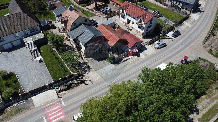 Casă individuală cu 4 camere cu Teren 195 Mp în Sălicea