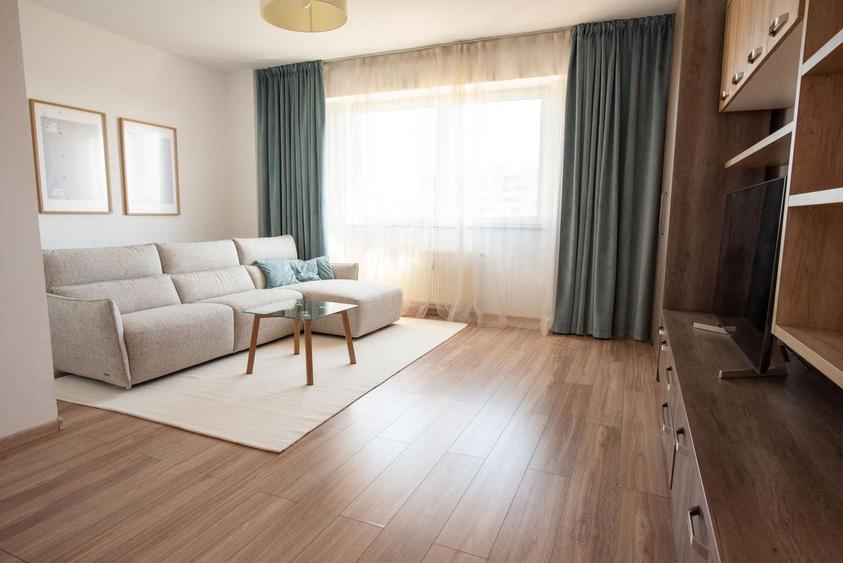 Apartament cu 2 camere semidecomandat, mobilat în Central — fotografia 3