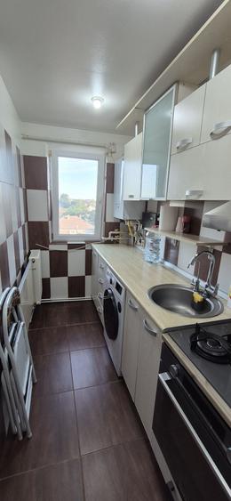 Apartament cu 3 camere semidecomandat în Cumpăna