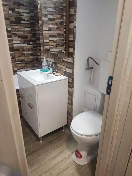 Apartament cu 3 camere decomandat în Lacul Tei