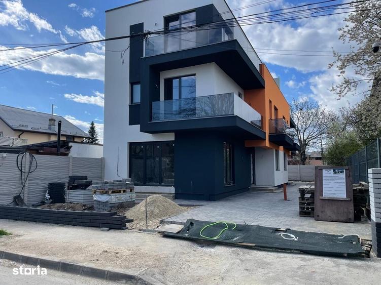 Casă cu 4 camere cu Teren 400 Mp în Străulești
