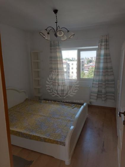 Apartament cu 3 camere decomandat, mobilat în Republicii