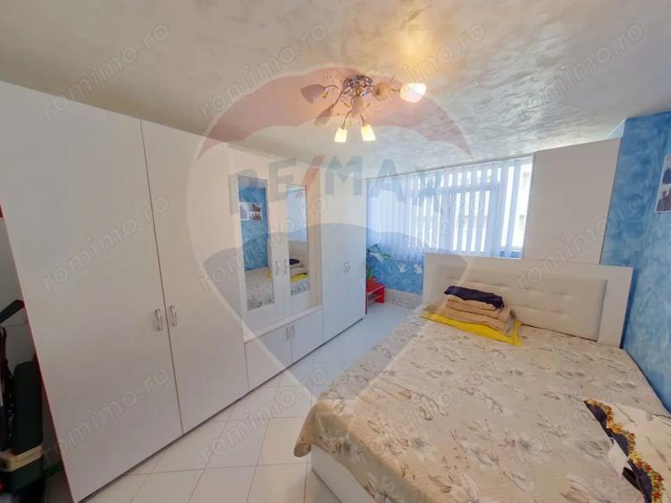 Apartament cu 4 camere decomandat în Central