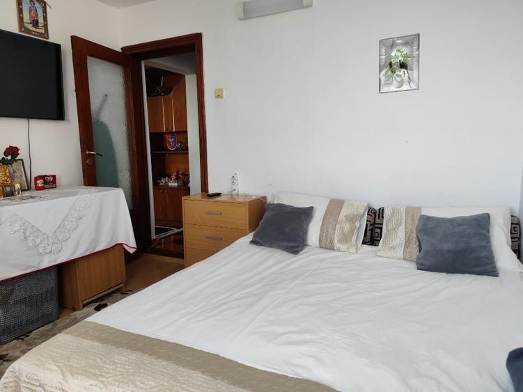 Apartament cu 2 camere semidecomandat, mobilat în Central