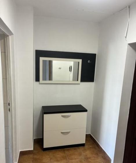 Apartament cu 2 camere decomandat, mobilat în Basarabia
