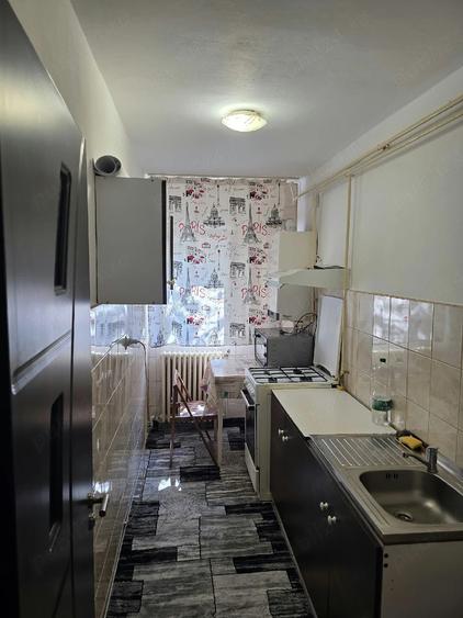 Garsonieră decomandată în Central