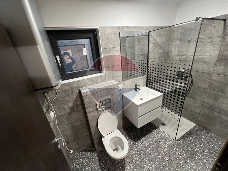 Casă individuală cu 2 camere cu Teren 500 Mp în Cislău