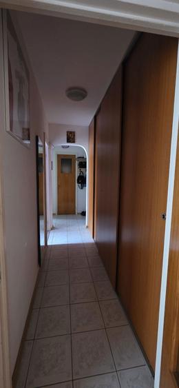 Apartament cu 2 camere decomandat în Moldoveni