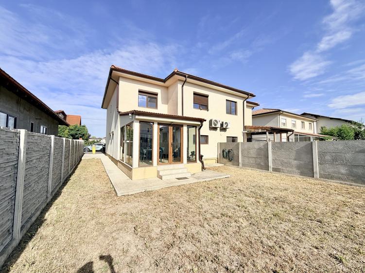 Duplex cu 5 camere cu Canalizare în Moșnița Nouă