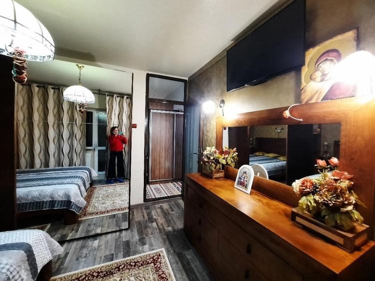 Apartament cu 3 camere decomandat, mobilat în 13 Septembrie