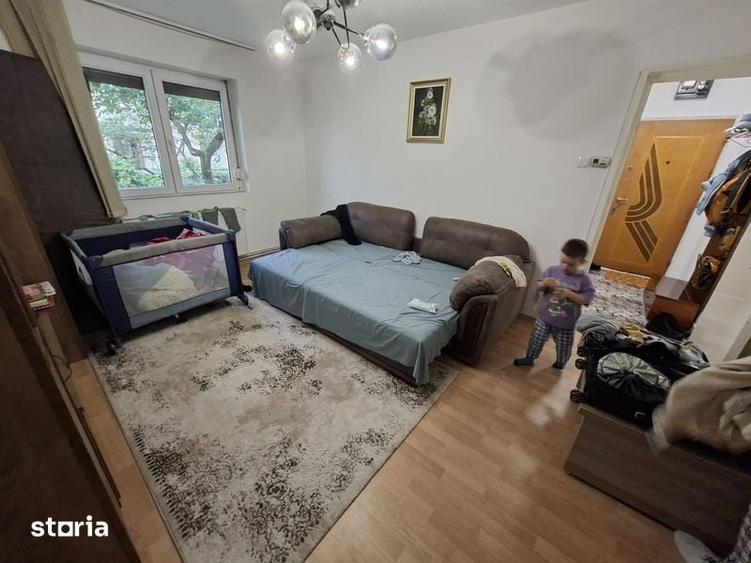 Apartament cu 2 camere semidecomandat în Griviței