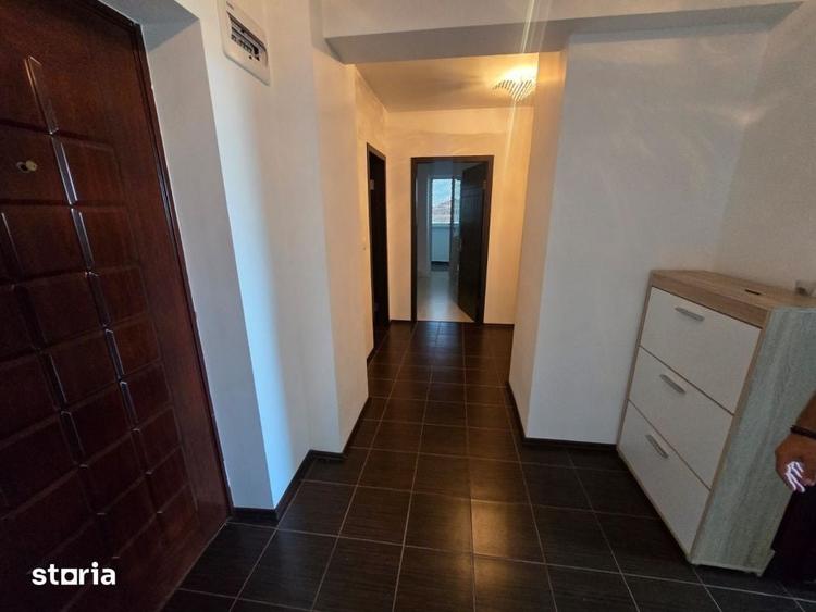 Apartament cu 3 camere în Craiovei