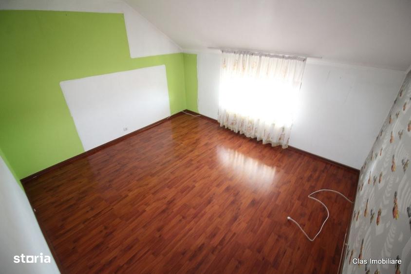 Casă cu 4 camere în Orașul de Jos