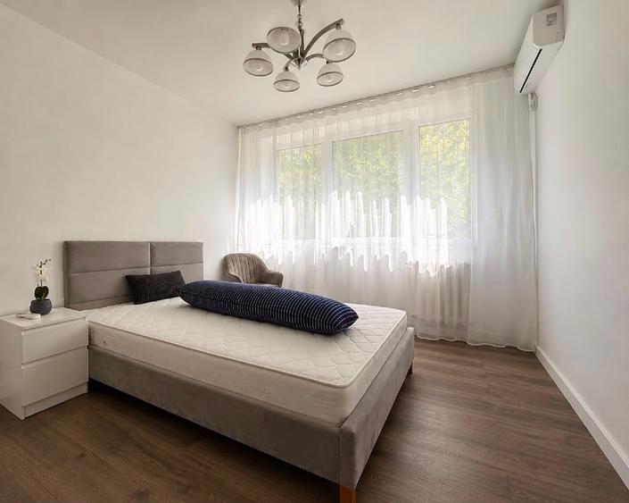 Apartament cu 4 camere semidecomandat, mobilat în Drumul Taberei
