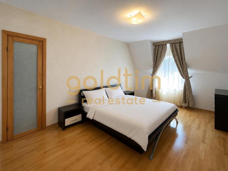 Duplex cu 6 camere cu Piscina în Iancu Nicolae
