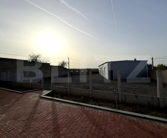Casă individuală cu 7 camere cu Teren 1881 Mp în Exterior Est