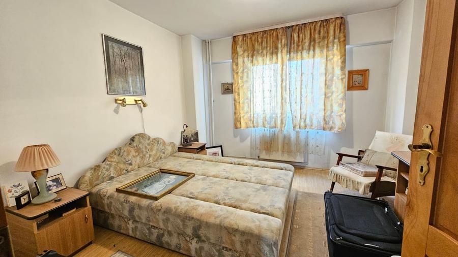 Apartament cu 3 camere decomandat în Centrul Civic
