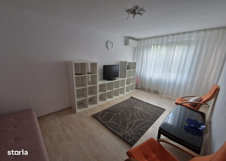 Apartament cu 2 camere decomandat în Olteniței