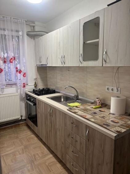 Apartament cu 3 camere în Decebal