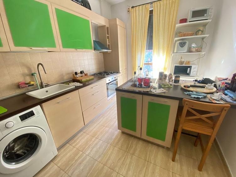 Apartament cu 2 camere decomandat în Central