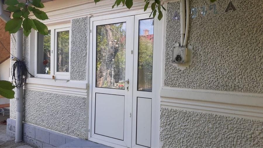 Casă cu 2 camere în Pietroasele