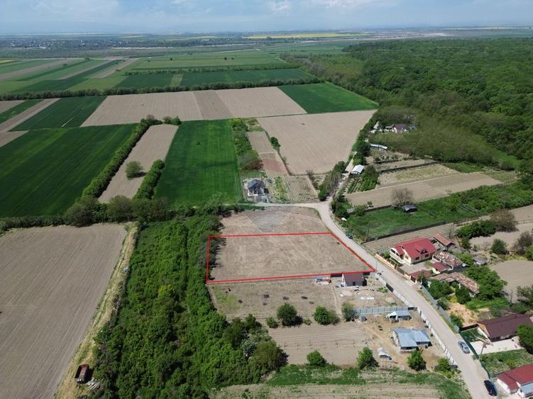 Teren Construcții intravilan de 1660 mp, în Rădulești