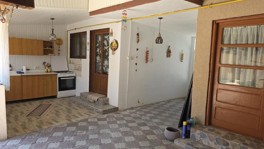 Casă cu 4 camere în Central